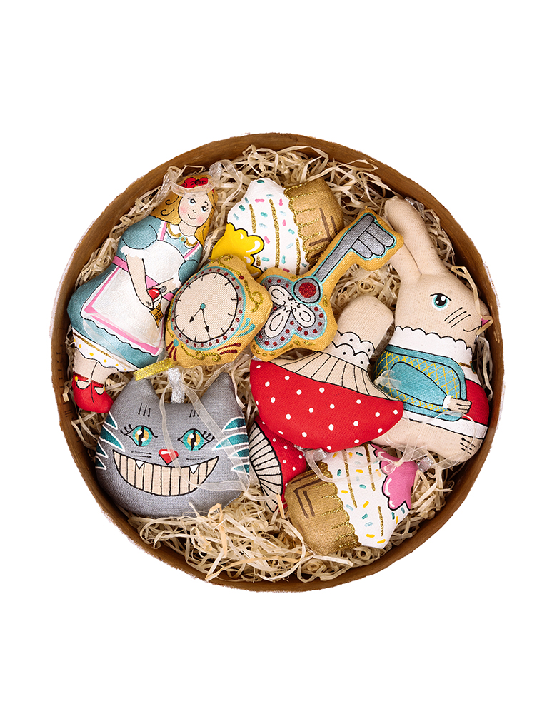 A fairy tale in a handmade box "Alice in Wonderland"