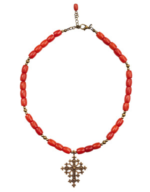 Necklace made of white mother-of-pearl on 7 strings