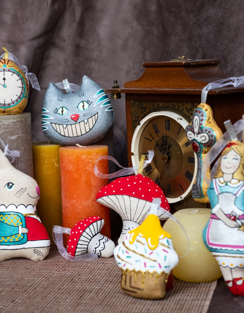 A fairy tale in a handmade box "Alice in Wonderland"
