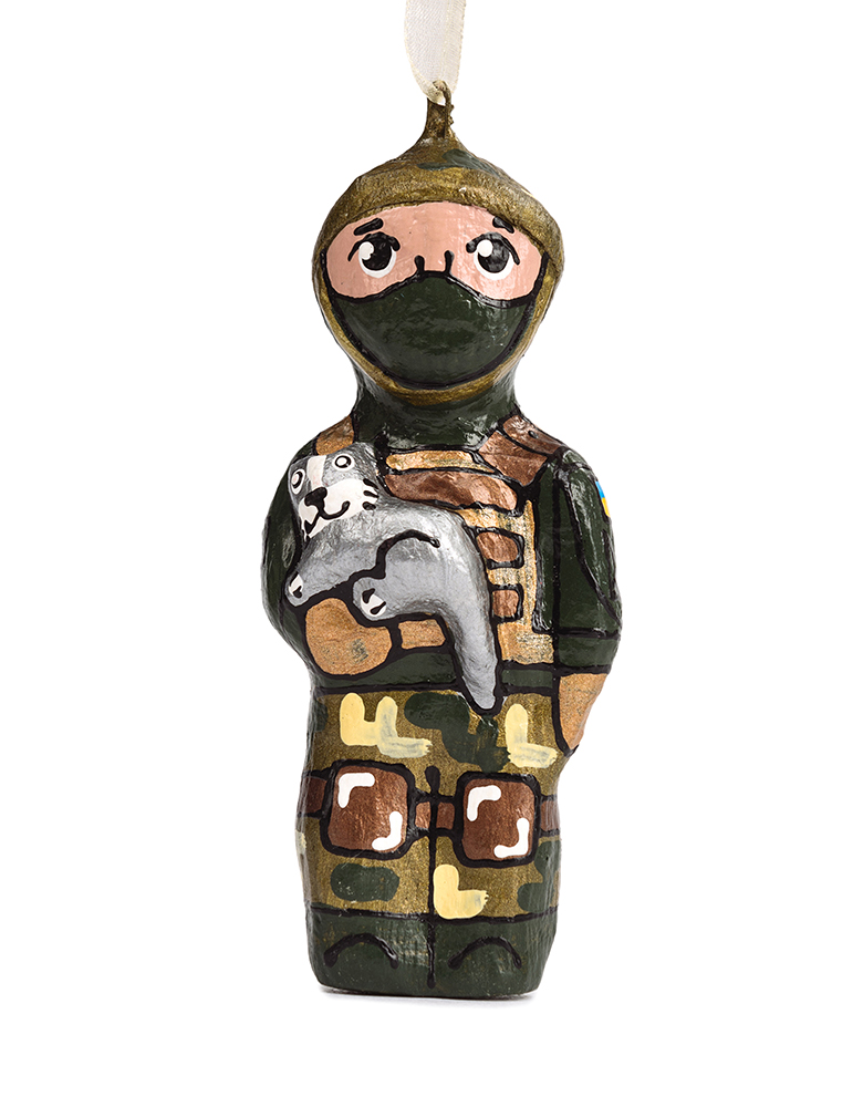 Souvenir "Defender with a cat"
