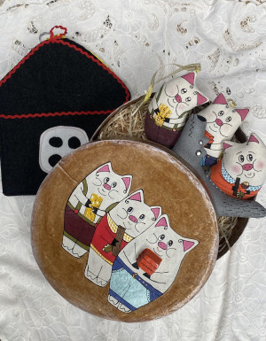 Fairy tale in a handmade box "Three Little Pigs"
