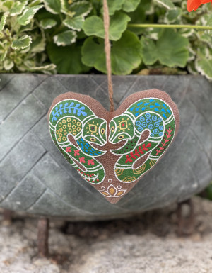  Coffee-Scented Souvenir "Heart with Little Snakes"