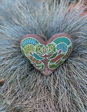  Coffee-Scented Souvenir "Heart with Little Snakes"