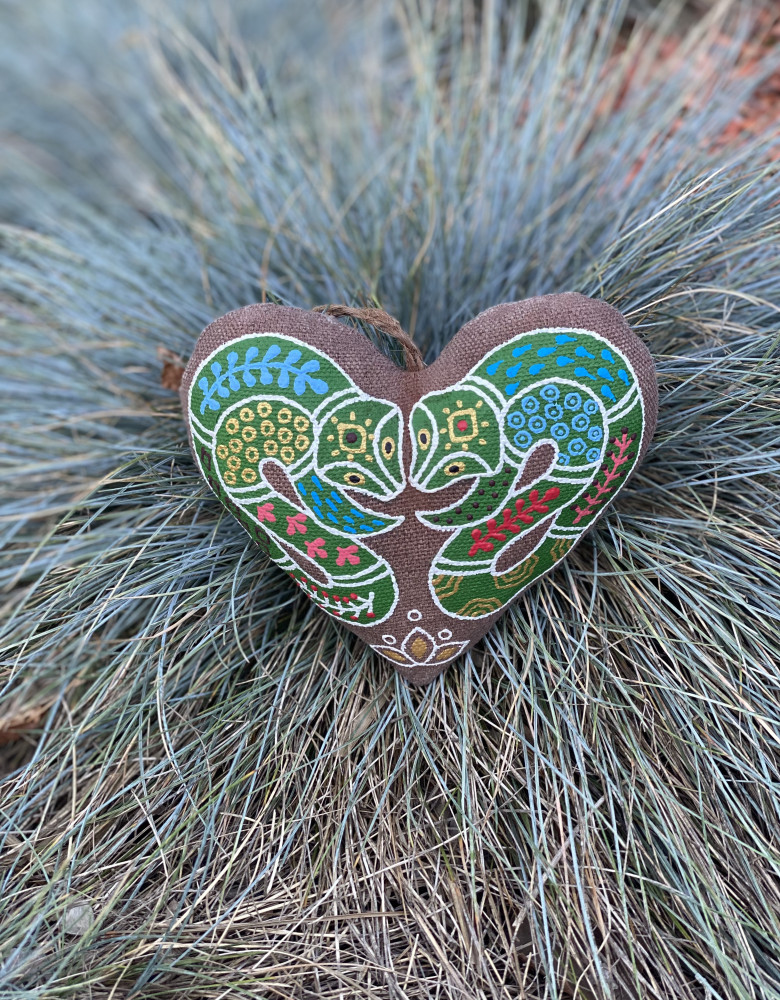  Coffee-Scented Souvenir "Heart with Little Snakes"