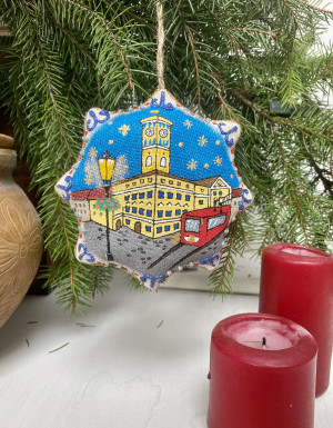 Souvenir vanilla star "Lviv Town Hall"