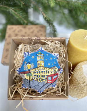 Souvenir vanilla star "Lviv Town Hall"