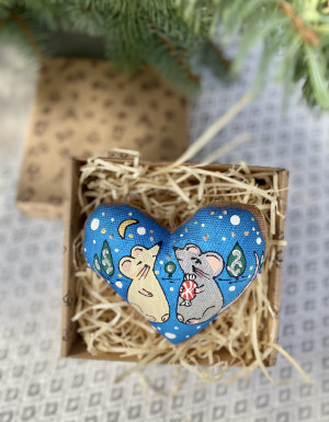 Серце кавове з мишками на фоні неба