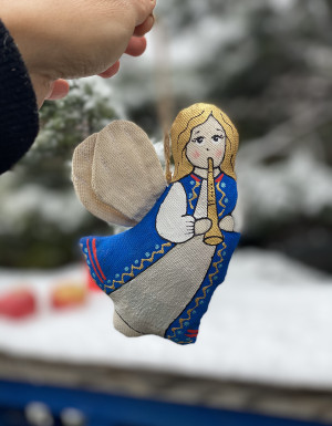 Сувенір "Ванільний янгол з сопілкою"