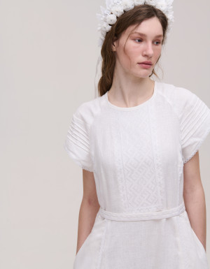 White linen dress Kniahynia