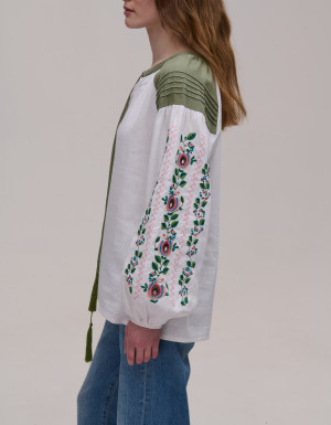 Wome's linen embroidered shirt with flowered slevees