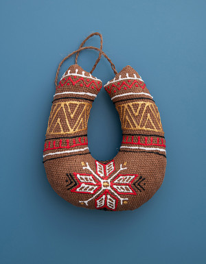 Horseshoe with a red painting