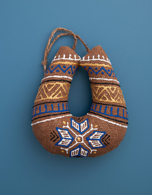 Flavored coffee souvenir "Horseshoe with a blue pattern"