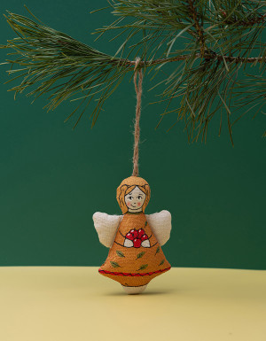 Angel with apples