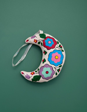 Набір "Борщівська квітка" в круглій коробці ручної роботи