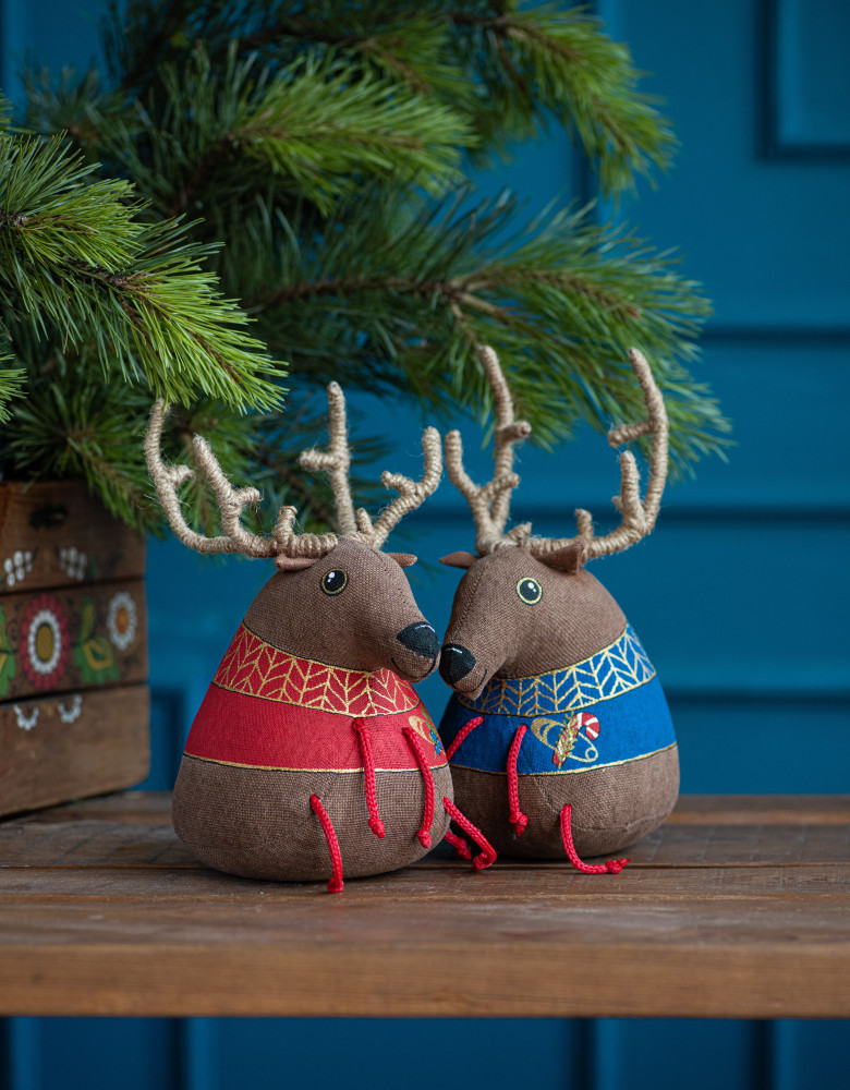 Coffee Reindeer "Red Sweater"