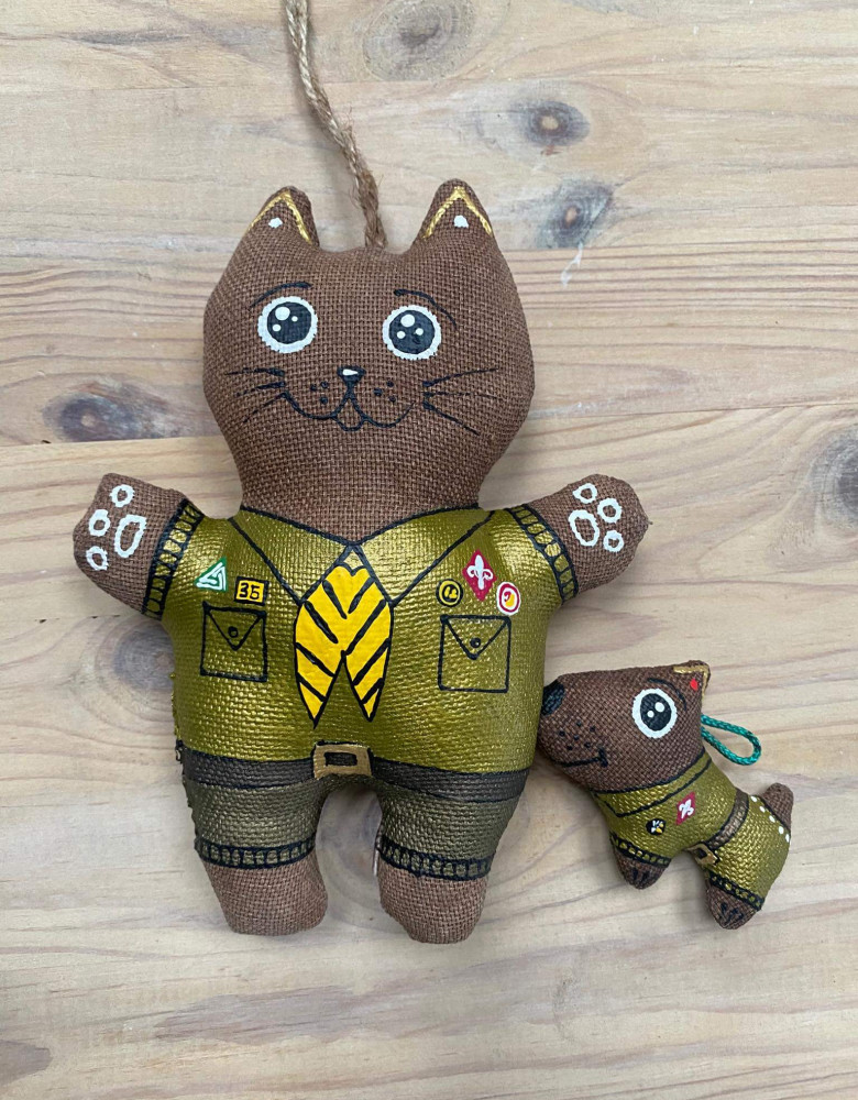 Котик кавовий в однострої