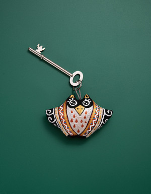 Keychain «Owl in a Holiday Shirt»