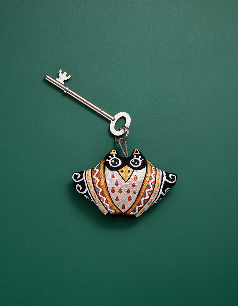Keychain «Owl in a Holiday Shirt»