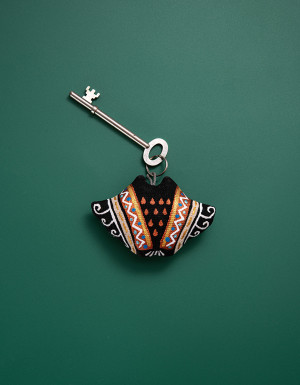 Keychain «Owl in a Holiday Shirt»