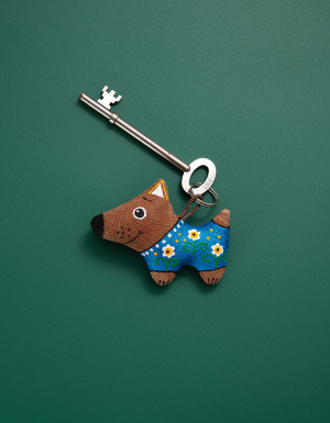 Keychain «Flowered Dog»