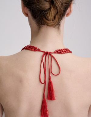 Barrel coral necklace with three strings