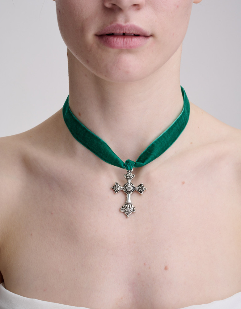 A set of necklaces with mother-of-pearl, terracotta coral, and chokers