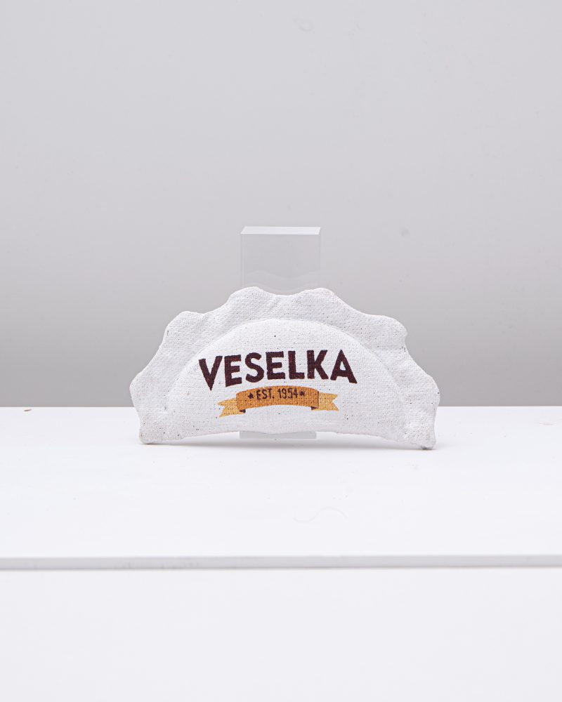 Скульптурний сувенір-вареник з логотипом Veselka